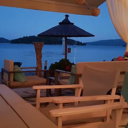 Madouri ακτή * Nydri (Lefkada)